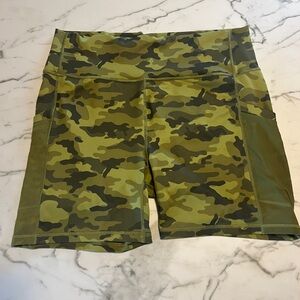 PowerHold made by Fabletics shorts